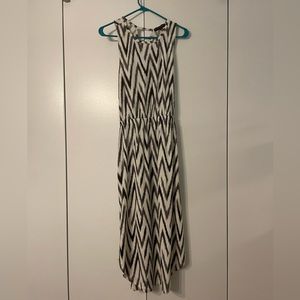 Banana Republic - white / grey maxi dress (Medium)